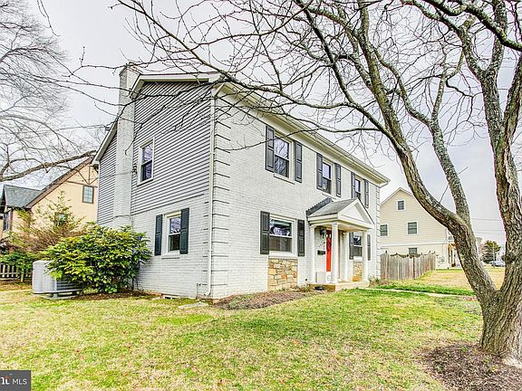 4th image of 4423 Brookfield Dr