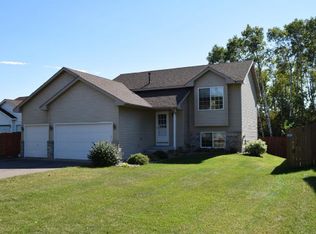 301 Arabian Ln SE, Isanti, MN 55040