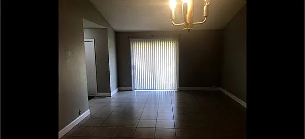7427 SW 11th Ct — Photo 8