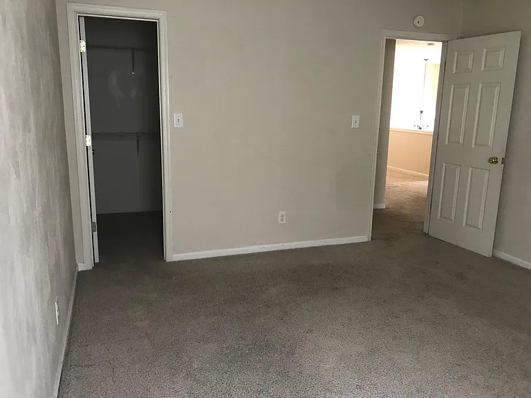 6412 Olde Bullocks Cir — Photo 35