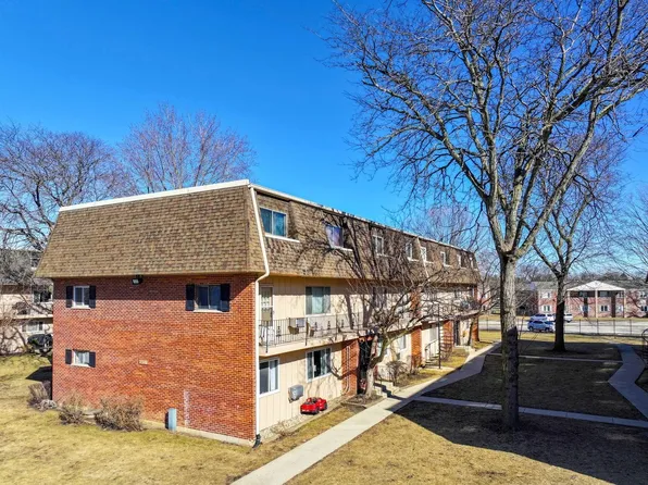2310 Algonquin Rd Unit 6, Rolling Meadows, IL 60008