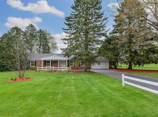 2S825 Hickory Ln, Batavia, IL 60510