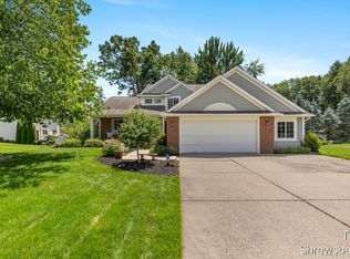 6494 Los Altos Dr NE, Rockford, MI 49341