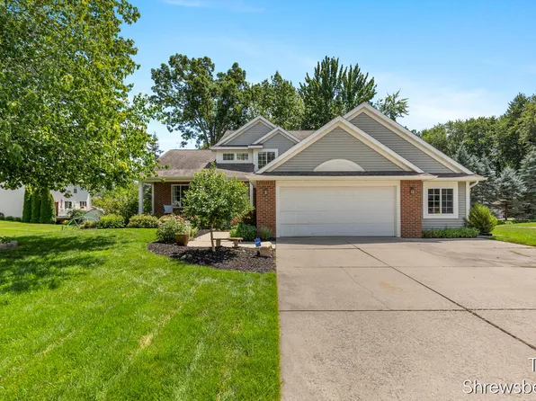 6494 Los Altos Dr NE, Rockford, MI 49341