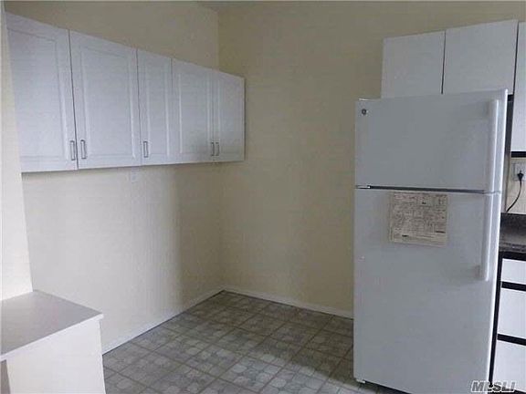 2nd image of 16 New St APT 2D