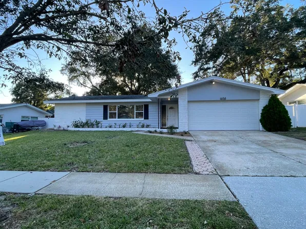 1364 Whispering Pines Dr, Clearwater, FL 33764