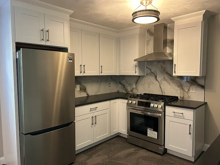 18 Ashcroft St #301 — Photo 6