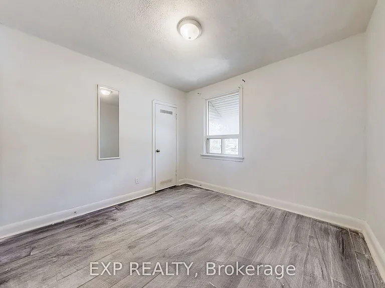 47 Boyce Ave S — Photo 23