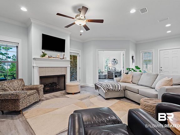 5th image of 204 Holmes Ave #204