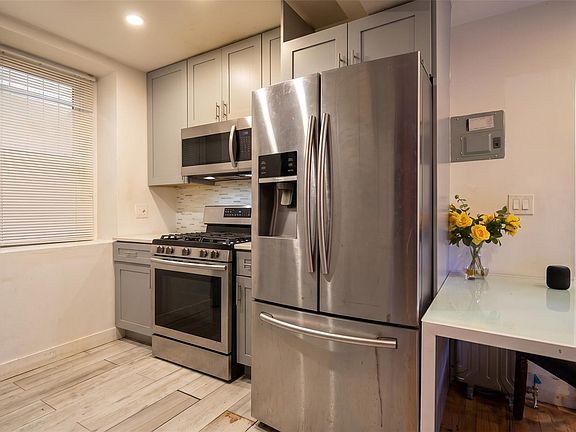 3rd image of 942 Tilden Street