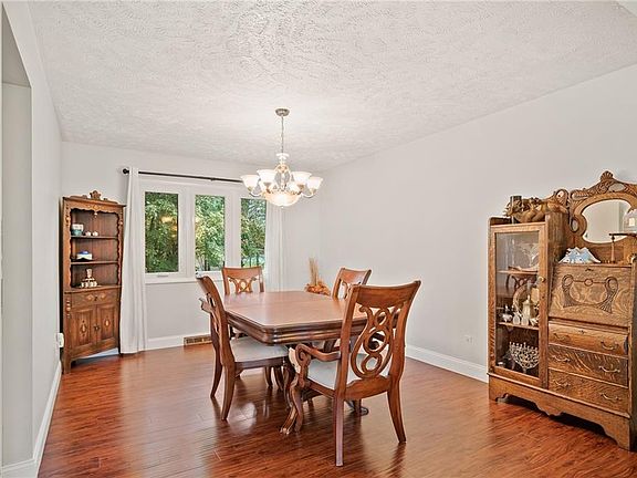2nd image of 5042 Cheswick Dr