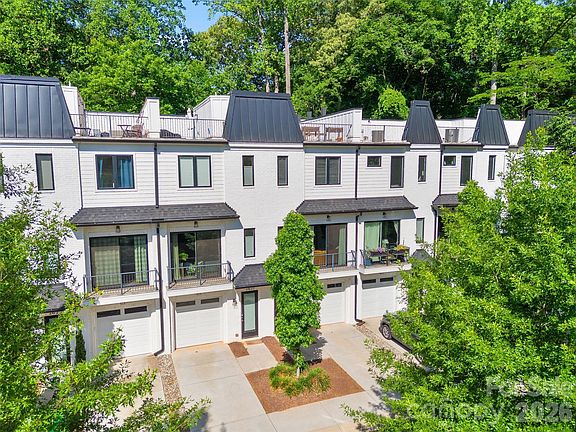 4th image of 2631 Archdale Dr