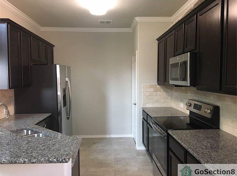 2nd image of 3013 Fluttermill Dr