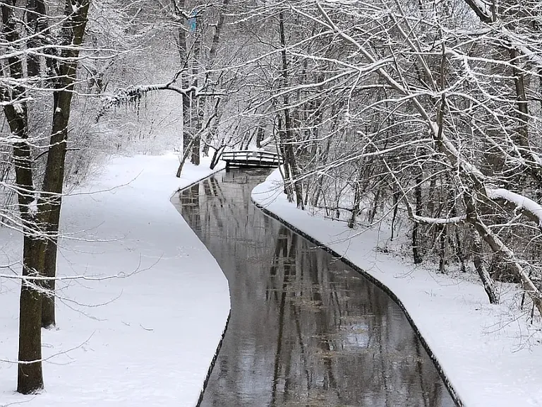 Stunning Brandywine Park and Jasper Crane Rose Garden are a half block walk.