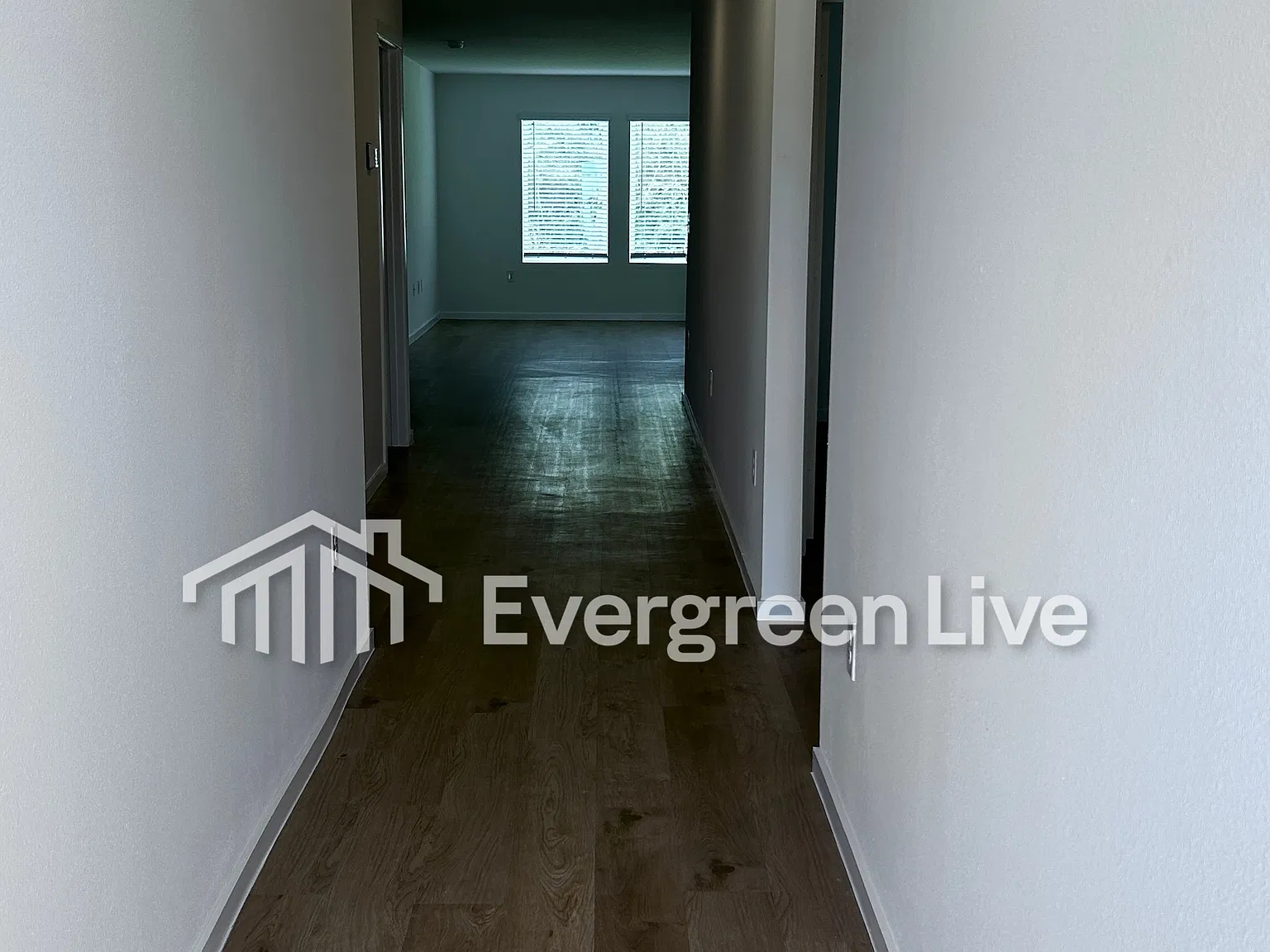 4 bed, 2.0 bath, 1707 sqft, $1,995 — Photo 2