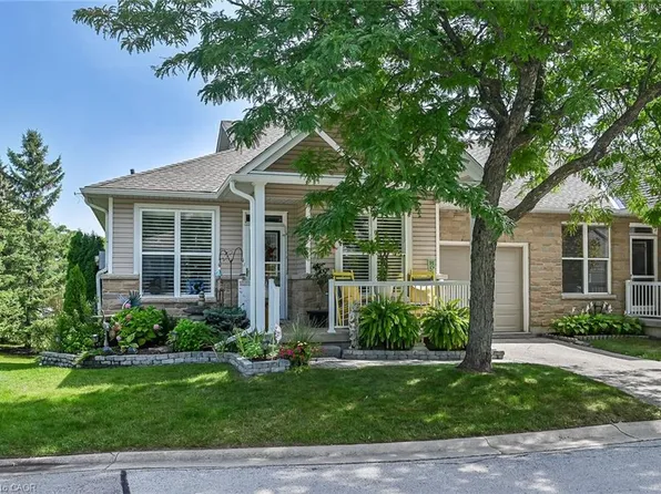 20 Kitty Murray Ln #29, Hamilton, ON L9K 1L7