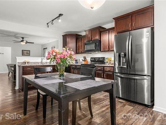 4th image of 6024 Halliwell St