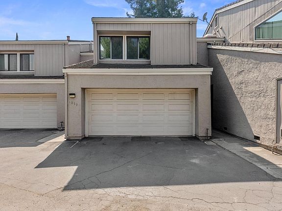 2nd image of 1059 Villa Maria Ct