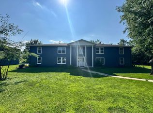 101 4th Ave #2, Grinnell, IA 50112