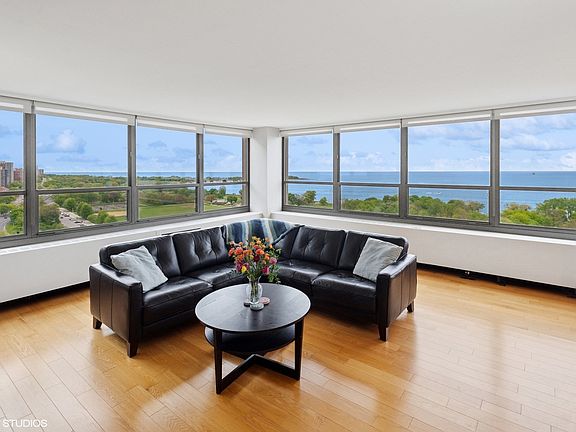 4th image of 3550 N Lake Shore Dr APT 1901