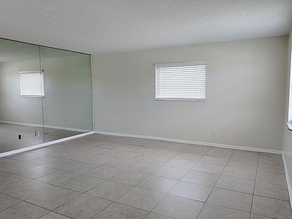 3rd image of 227 Castlewood Drive #207