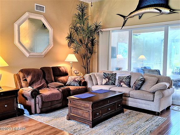 5th image of 2229 Davis Dr