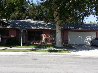 24122 Pine St, Santa Clarita, CA 91321