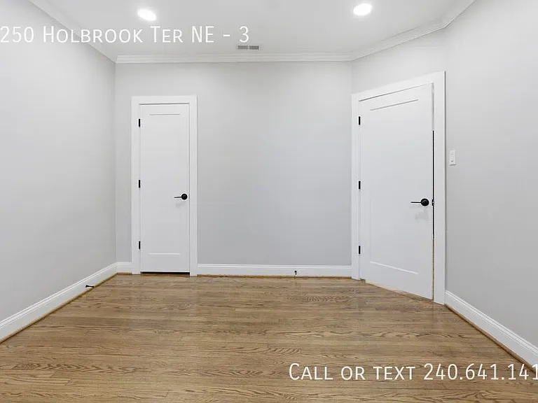 1250 Holbrook Ter NE #3 — Photo 7