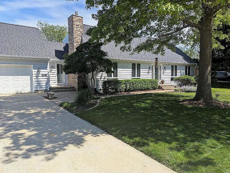 1st image of 2001 Oakwood Ave