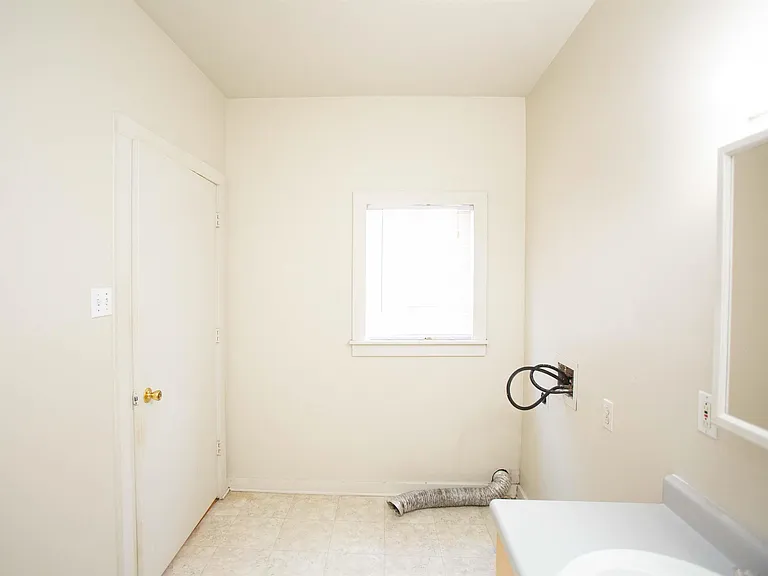117 W 15th St #A — Photo 17