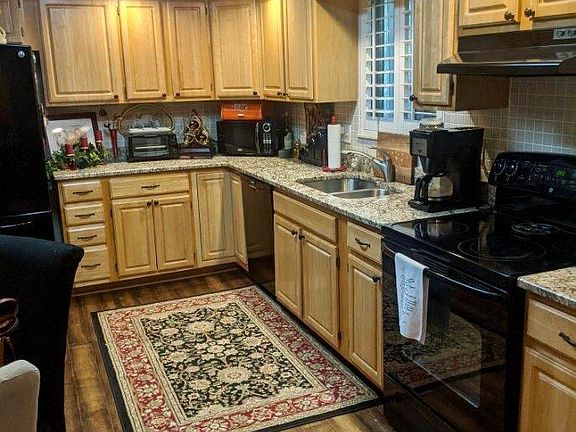 4th image of 9128 Candlewood Dr