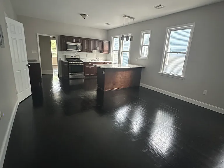 170 Union Ave #2R — Photo 11