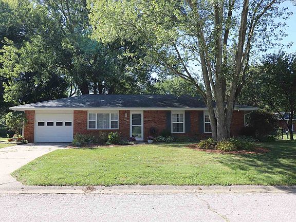2nd image of 1620 S Shawnee Dr