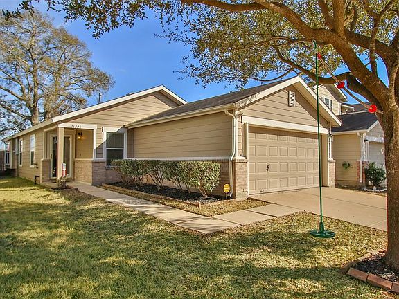 2nd image of 16326 Kendons Way Ln