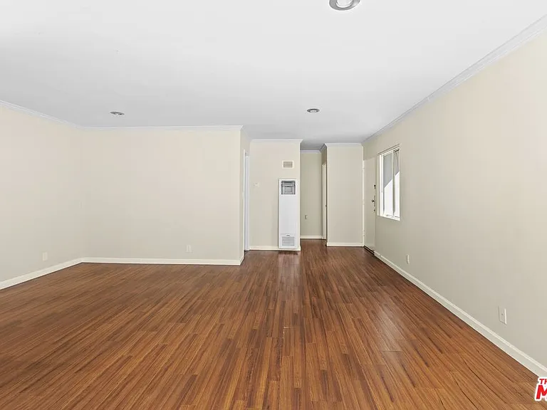 1233 Barry Ave #208 — Photo 13