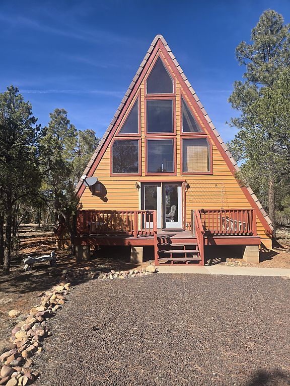 2290 Thunderbird Way - Property Image