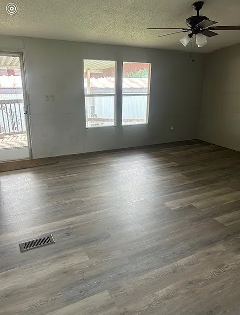 3 bed, 1188 sqft, $1,100 — Photo 2