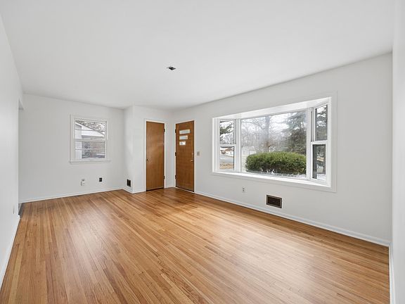 4th image of 105 75th Way NE