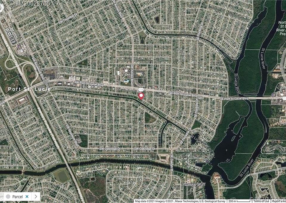2nd image of 410 SE Essex Dr