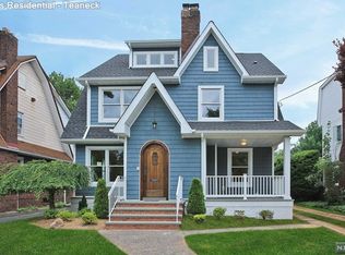 1302 Dickerson Rd, Teaneck, NJ 07666