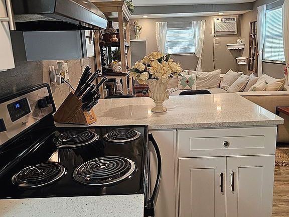 4th image of 7570 46th Ave N #207