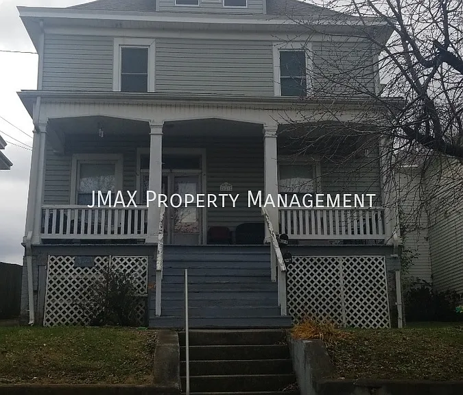 621 Elm Ave SE #2 — Photo 1