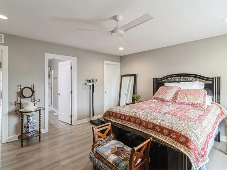 2337 SE Sydney Ln — Photo 6