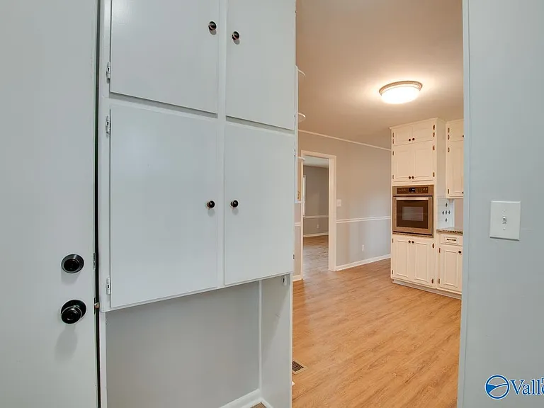 9802 Dolphin Dr SE — Photo 8