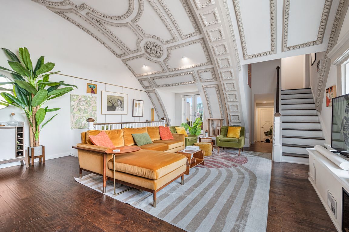 next background image