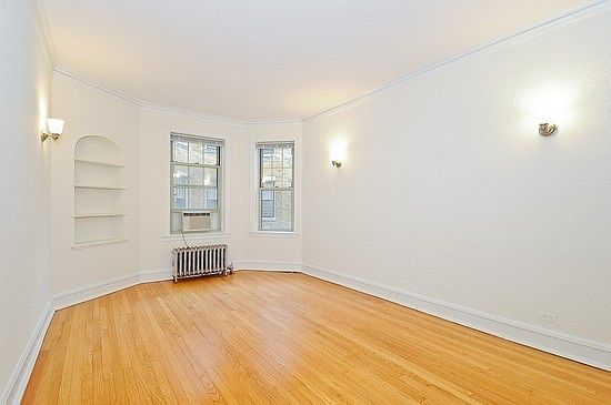4th image of 1637 W Fargo Ave APT 2A