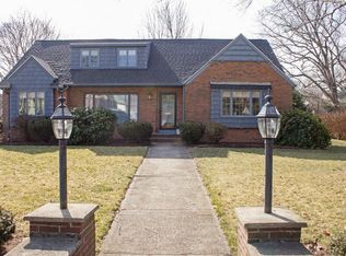 2 Rathbun Willard Dr, Attleboro, MA 02703