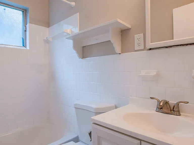 905 Greenwood Ave NE #2 — Photo 9
