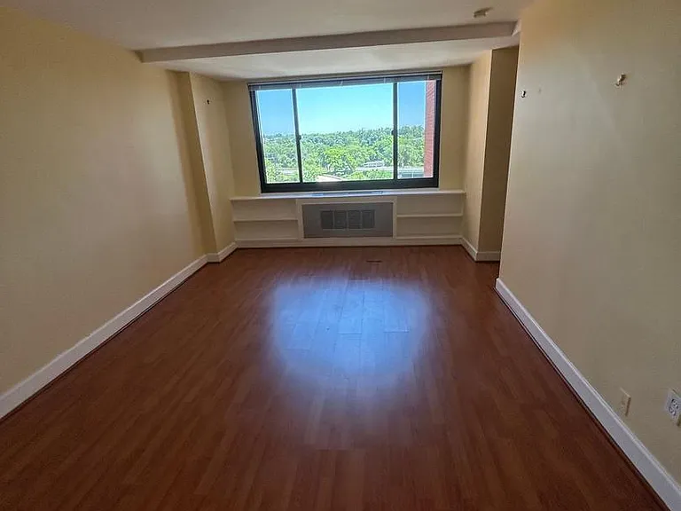 1011 Arlington Blvd #429 — Photo 2