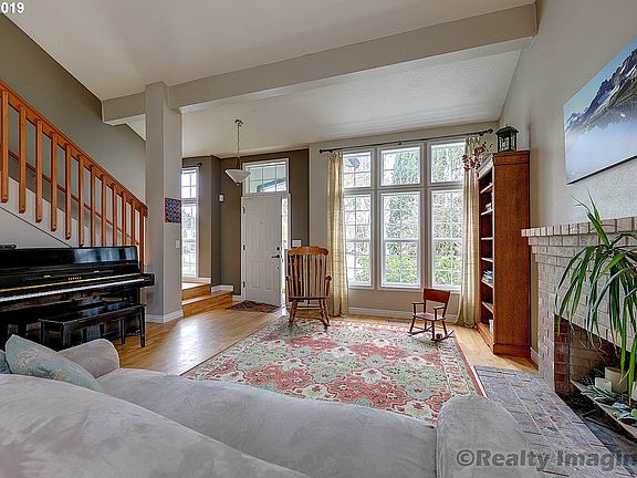 2nd image of 302 SE 41st Ave